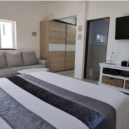 Quarto em Acomodações Particulares Double Bedroom With En-suite Bathroom Albergaria-a-Velha