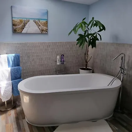 Quarto em Acomodações Particulares Double Bedroom With En-suite Bathroom