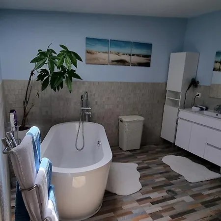 Quarto em Acomodações Particulares Double Bedroom With En-suite Bathroom