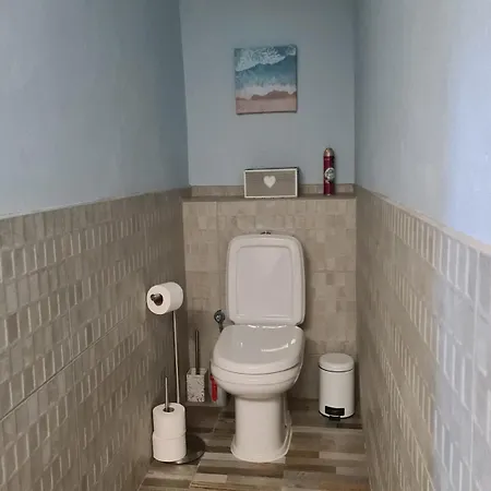 Double Bedroom With En-suite Bathroom Quarto em Acomodações Particulares *