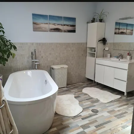 Quarto em Acomodações Particulares Double Bedroom With En-suite Bathroom