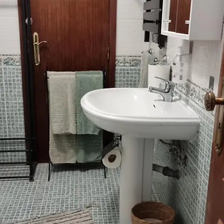 Double Bedroom With En-suite Bathroom * Albergaria-a-Velha