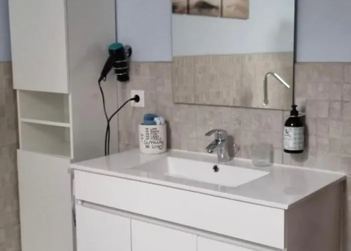 Privatunterkunft Double Bedroom With En-suite Bathroom *