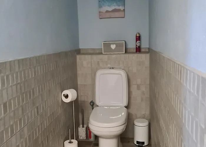 Double Bedroom With En-suite Bathroom Homestay *