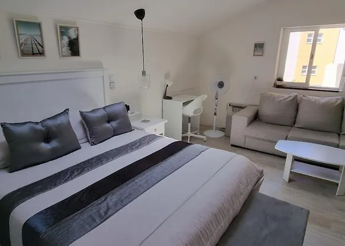 Double Bedroom With En-suite Bathroom