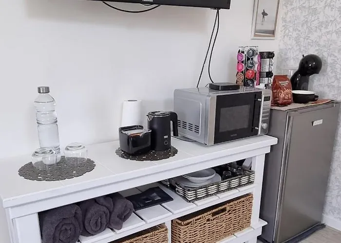 Double Bedroom With En-suite Bathroom *